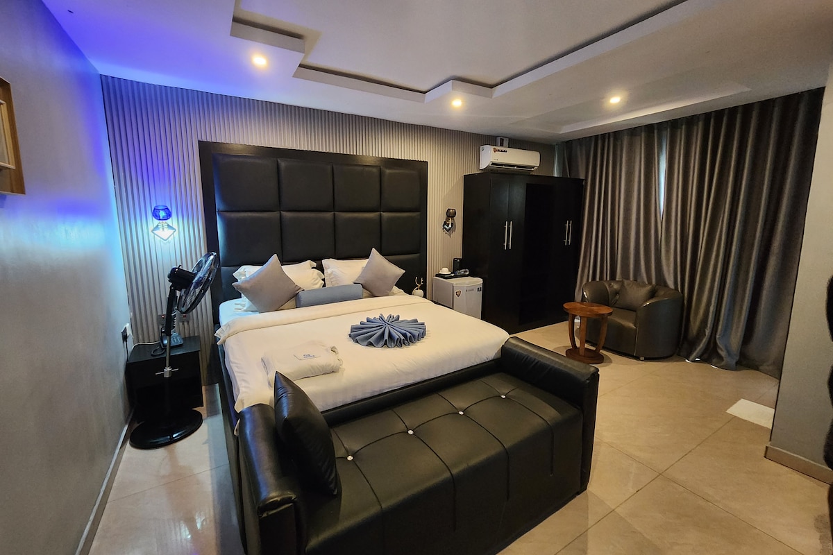 Presidentiële suite, balkon | Lakens van Egyptisch katoen, luxe beddengoed, donsdekens