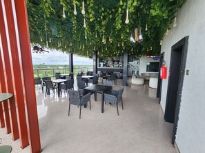 屋顶游泳池