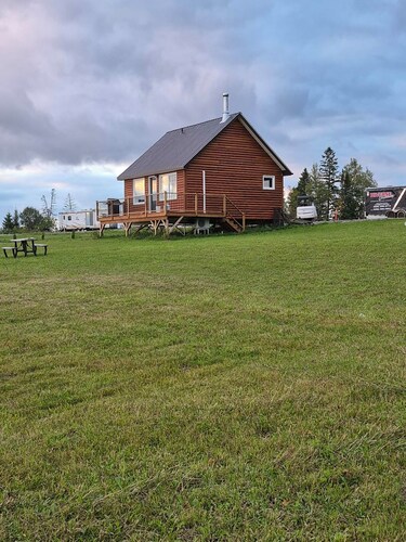 Back40 Adventures Cabin 1. Trail access pet and family friendly. 10 mins to town