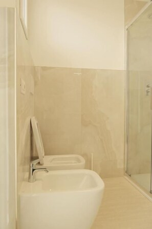 Ảnh chưa phân loại, 5 trong số 22 ảnh, nút