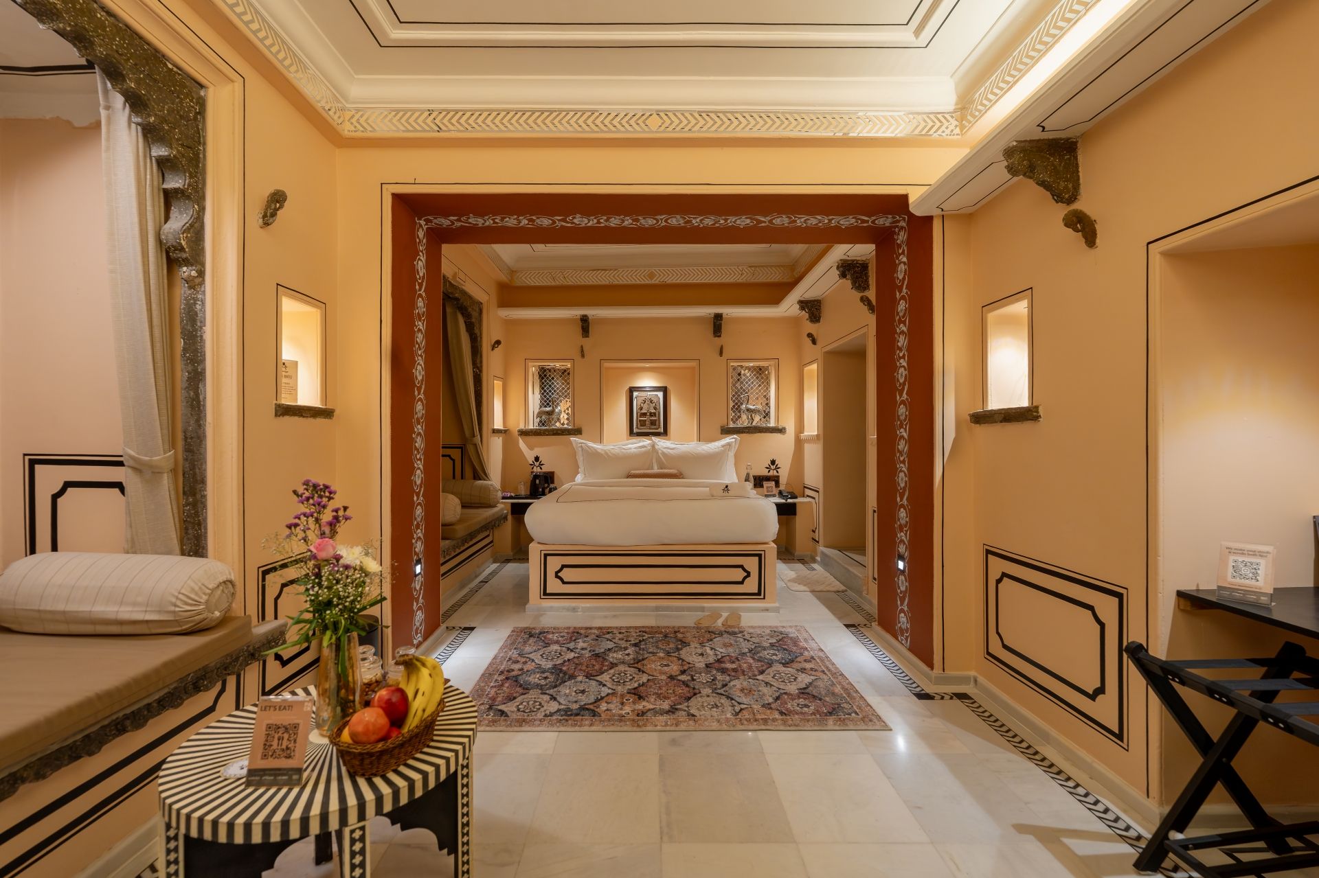 The Kesar Suite (with Bathtub) | WiFi (free), bed sheets