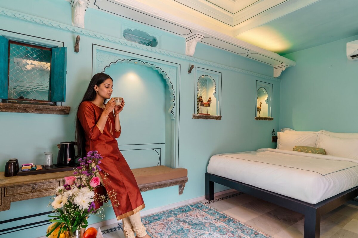 The Mogra Suite (with Bathtub) | WiFi (free), bed sheets