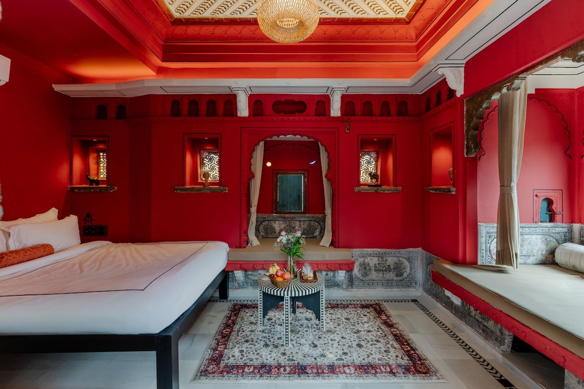 The Palash Suite (with Bathtub) | Truy cập Internet không dây miễn phí, bộ trải giường 