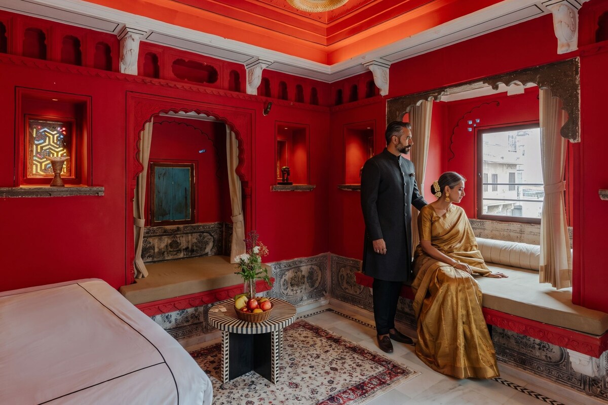 The Palash Suite (with Bathtub) | WiFi (free), bed sheets