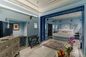 The Nilkamal Suite (with Bathtub) | Wifi gratis 