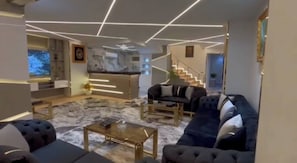 Lobby - Spacious duplex perfect for families and groups. (Cairo Governorate)