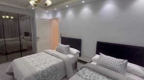 Room - Spacious duplex perfect for families and groups. (Cairo Governorate)