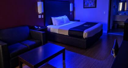 Red Star Inn & Suites