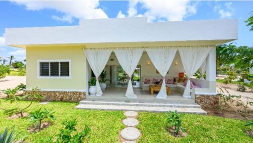 Dhahabu Village - Villa 244 Beachfront stay