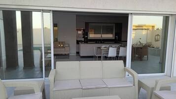House, 3 Bedrooms, Private Pool | Lounge