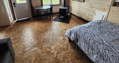 Back40 Adventures Studio Cabin. 10 minutes from Woodstock NB. Access to trails!