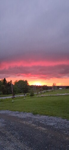 Back40 Adventures Studio Cabin. 10 minutes from Woodstock NB. Access to trails!