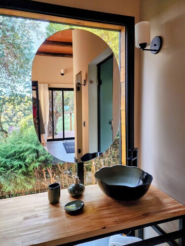 Treehouse in Campos do Jordão, a romantic retreat of good taste and tranquility.