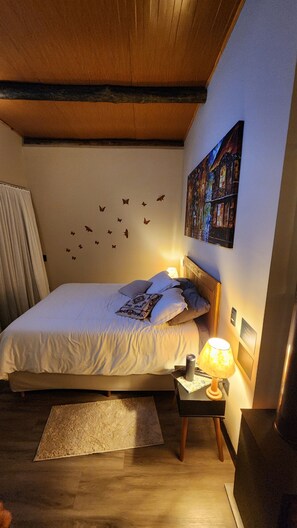 Room - Treehouse in Campos do Jordão, a romantic retreat of good taste and tranquility. (Campos do Jordão)