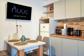 Dining - Spacious 2-Bedroom Apartment near Cluj City Center with Free Parking (Cluj-Napoca)