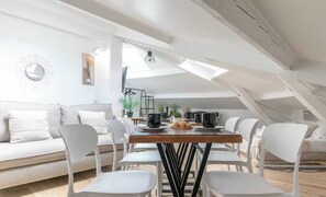 Dining - Spacious Cozy Studio -6p- Montreuil- Near Paris (Montreuil)