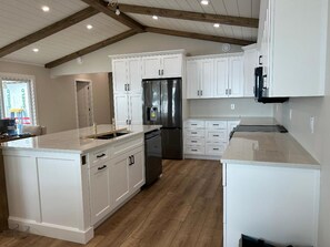 Private kitchen - Beautiful Round Lake - Four Season Beach House! (Killaloe, Hagarty and Richards)