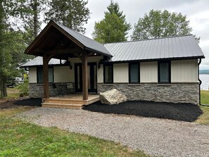 Exterior - Beautiful Round Lake - Four Season Beach House! (Killaloe, Hagarty and Richards)
