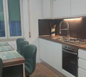 Private kitchen - Vrbo Property (Gradoli)