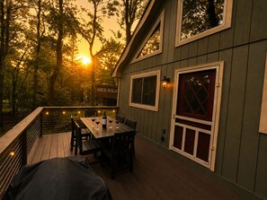 Unclassified image, 2 of 27, button - Modern Lake Harmony Retreat, Fire Pit+Lake Access (Lake Harmony)