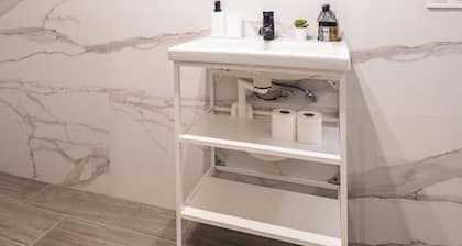 Vicent Lleó Flat · Diseño valenciano moderno junto al centro de Valencia