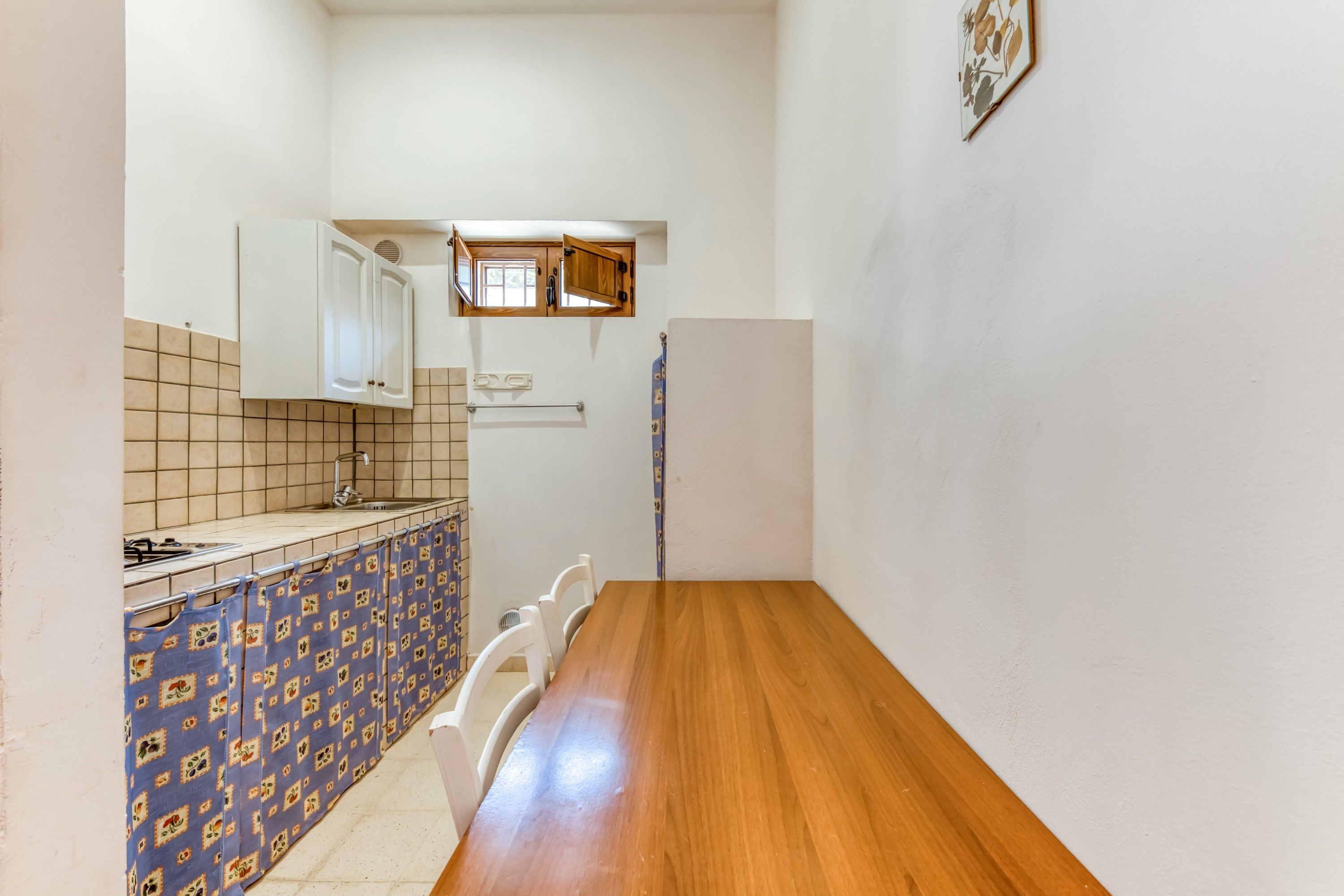 Fridge, stovetop, cookware/dishes/utensils