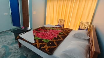 Basic Double Room | Desk, WiFi (free)