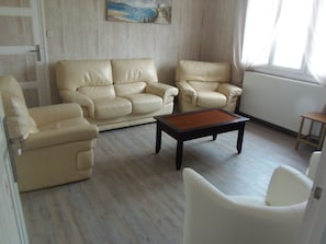Living area - Vrbo Property (Grandcamp-Maisy)