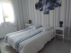 Room - Vrbo Property (Grandcamp-Maisy)