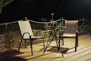 Outdoor dining - Magas Bubble Houses (Tirana County)