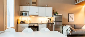 Modern 8 people apartment, central location, wifi
