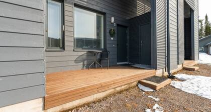 Modern 8 people apartment, central location, wifi