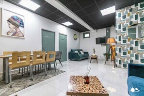 Interior - Spacious Apartment -3br/10p- Montreuil Near Paris (Montreuil)