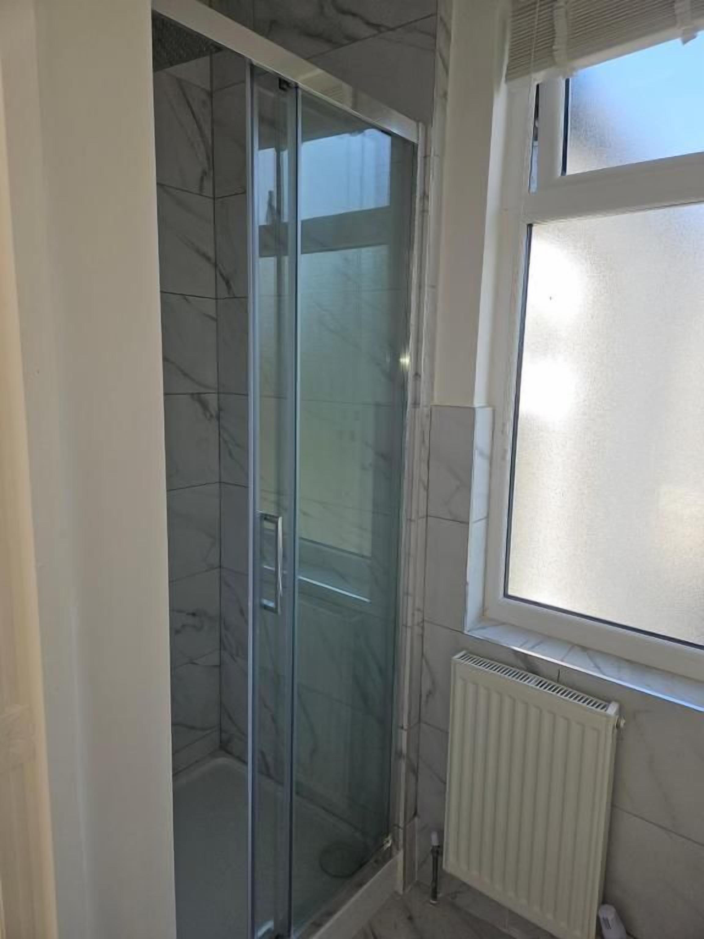 Deluxe Double Room, City View | Bathroom | Hair dryer, towels, soap, shampoo