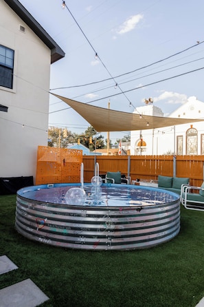 Bain à remous extérieur