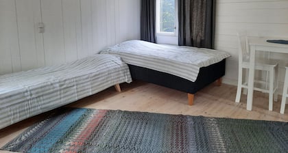 Cozy and tranquil cottage 20 mins to airport and harbor