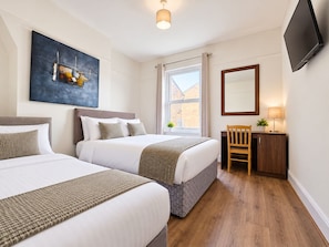 Unclassified image, 2 of 9, button - Cosy & Bright House in the heart of Liverpool. Wi-Fi & parking included! (Liverpool)