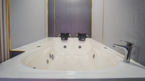 Superior Double Room, Garden View | Bathroom - Hotel La Azotea (Santa Elena-El cerrito)