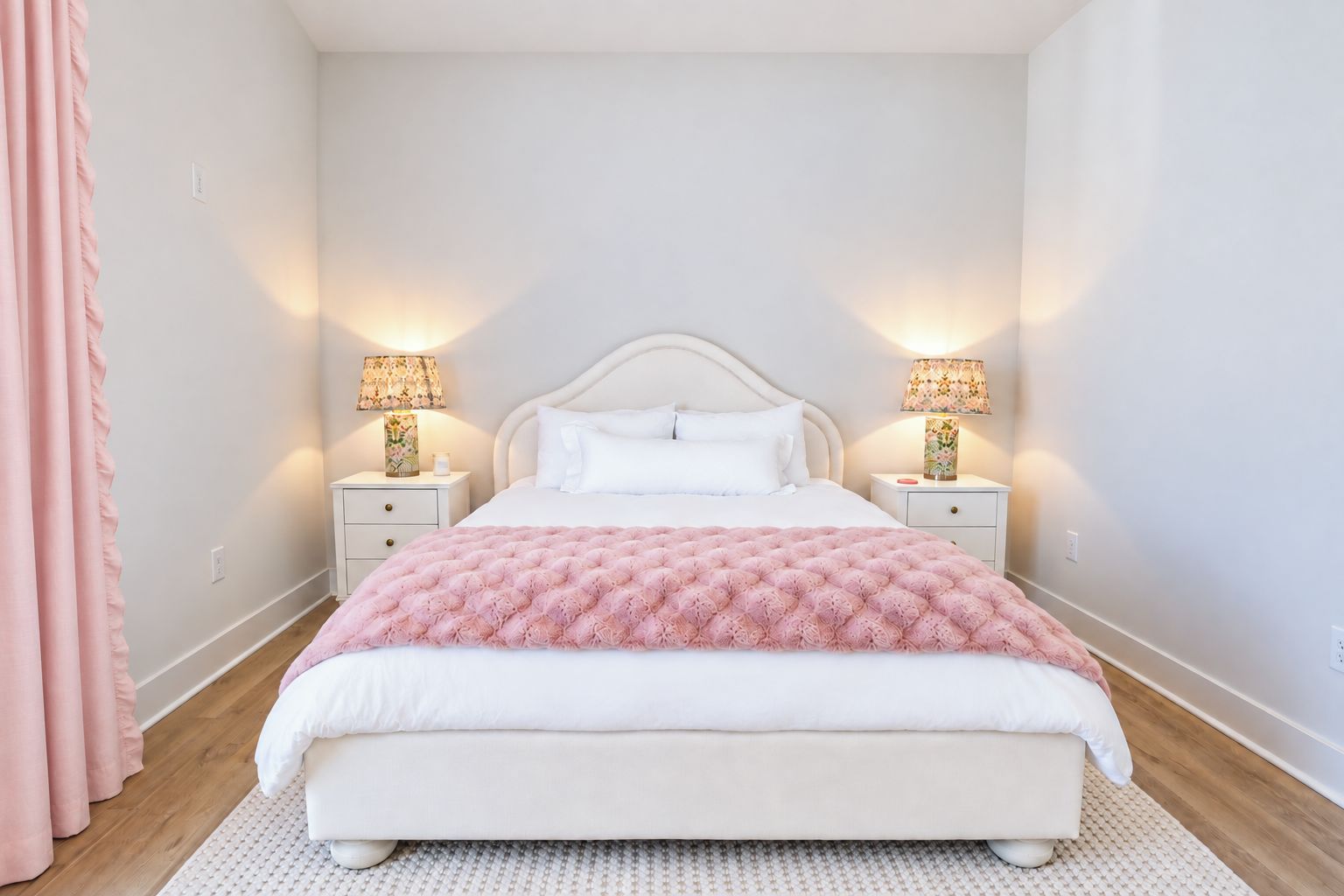 Iron/ironing board, WiFi (free), bed sheets