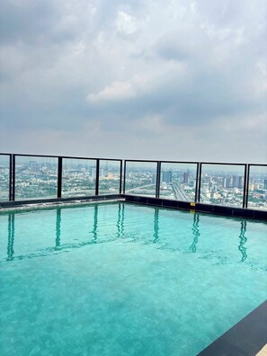 Shared Dormitory, 1 Bedroom, Patio, City View | Pool - Room-low-cost Blue Condo In Central Area (Bangkok)
