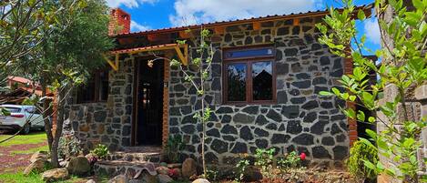 Family Cabin, Garden View (Felicidad) | Exterior