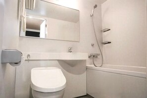 A bathroom with a toilet, sink, and shower. - Oaks Vacation Club Kyoto Gojo (Kyoto)