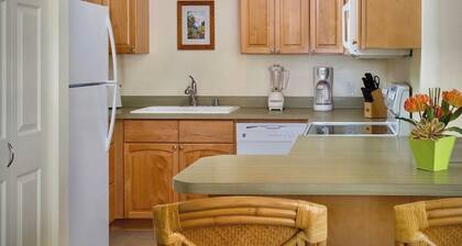 Big Island Tropical Resort with 2 Bedrooms in Kailua-Kona