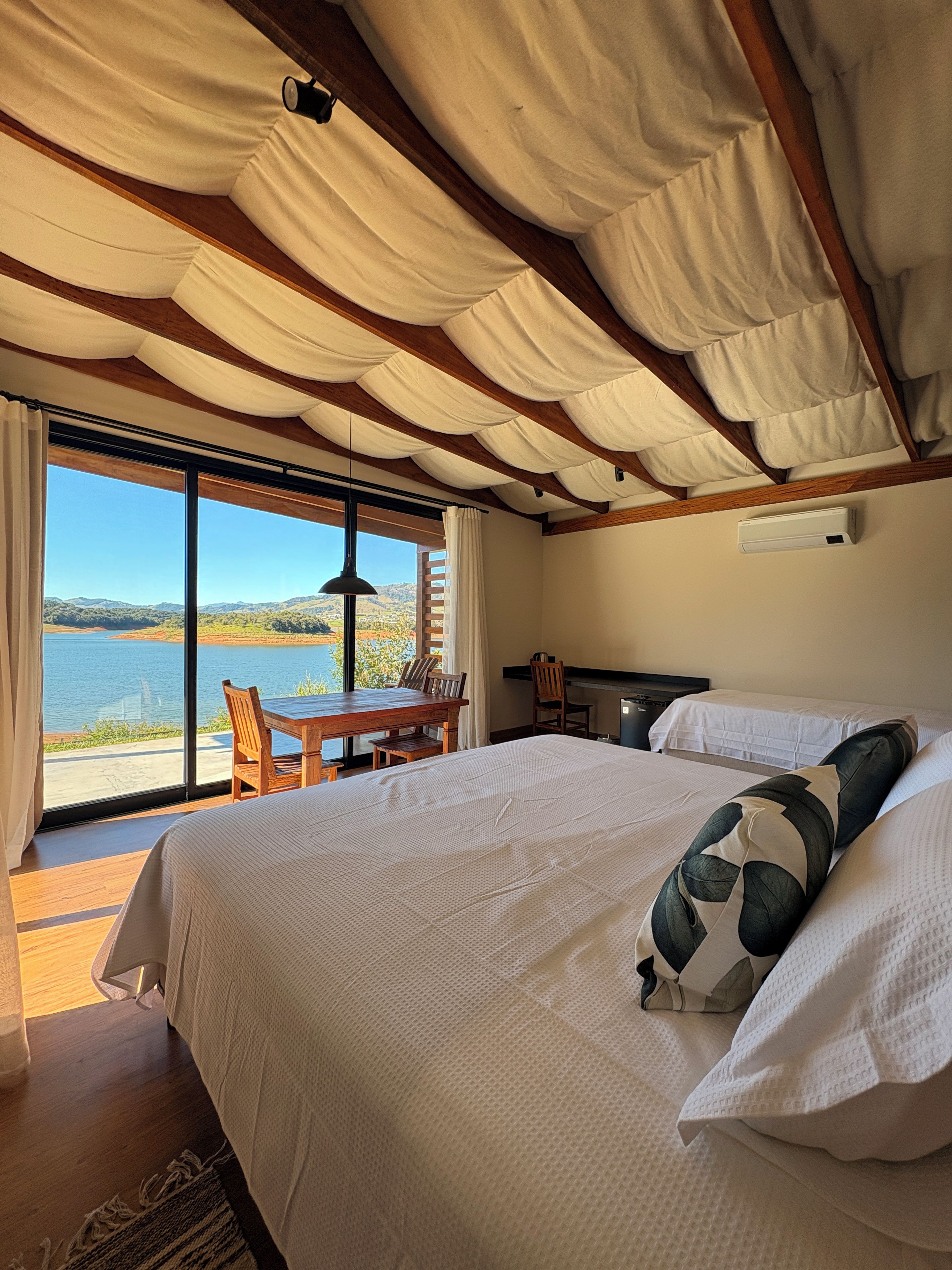 Chalet Deluks, beranda, pemandangan danau