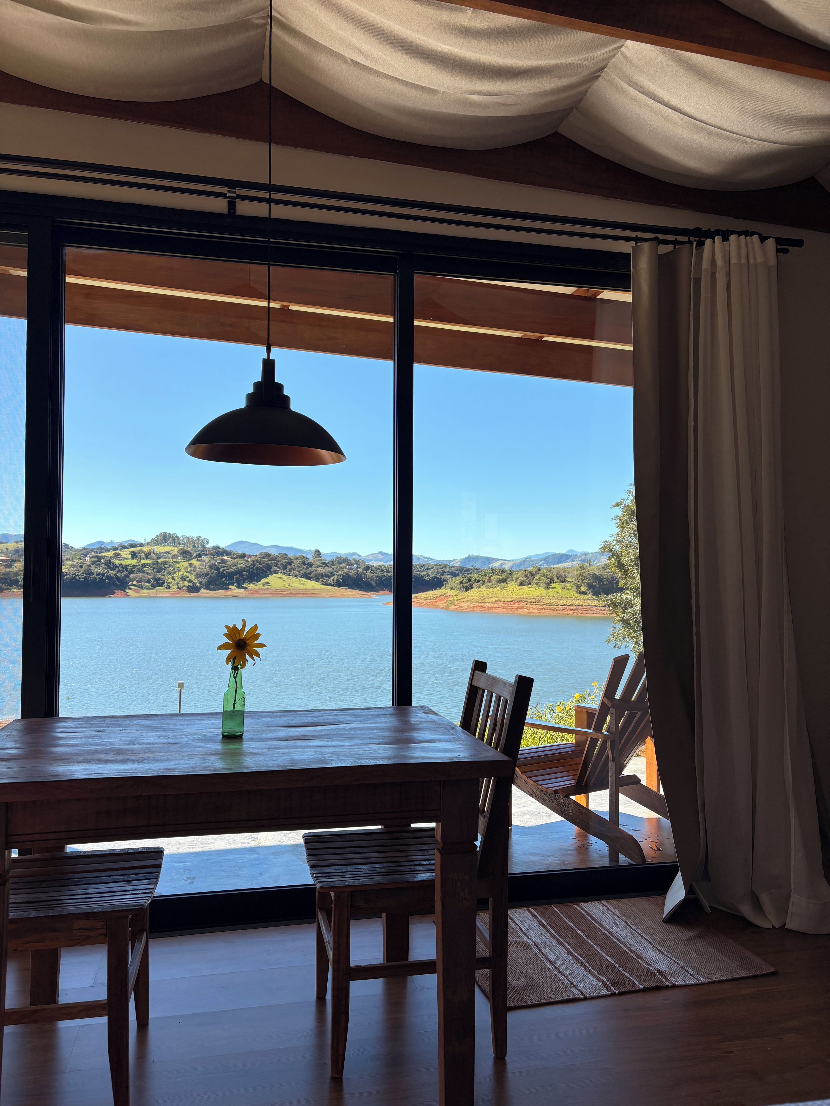Chalet Deluks, beranda, pemandangan danau | Tempat makan