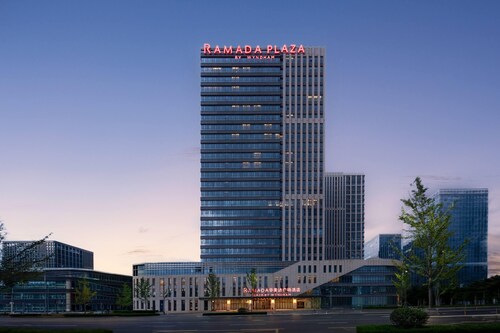 Ramada Plaza By Wyndham Jinan West Railway Station