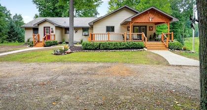 Escape to Buck Fever Lodge! An Exclusive Trophy Whitetail Ranch Experience!