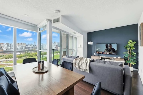 Fort York Multi-Bed Condo, Private Patio