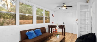 Modern Home Near UF, Stadium, Private Gazebo, Pets