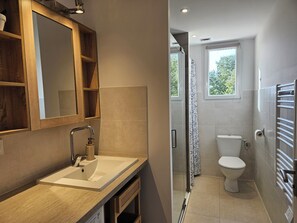 Unclassified image, 3 of 7, button - Vrbo Property (Vers-Pont-du-Gard)